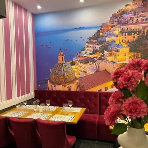 Hotel Les Jardins Carol, Boekarest